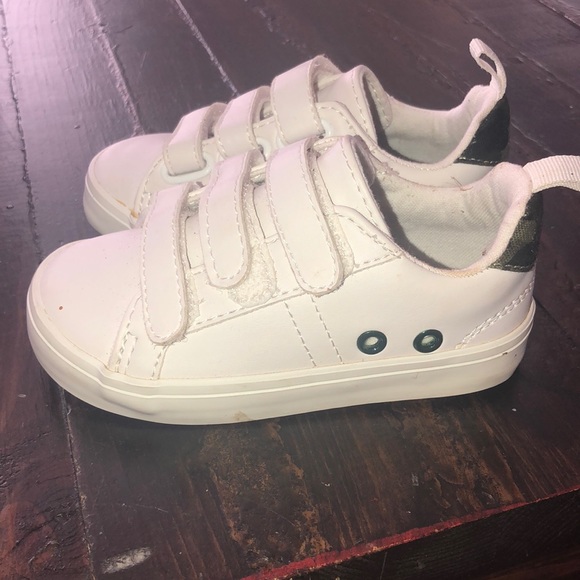 Old Navy kids Camo Backed Sneakers - Picture 3 of 5